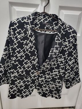 Black & White Geometric Blazer - Women’s Suit Jacket